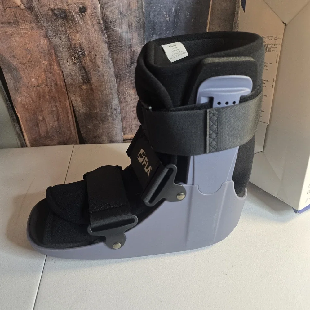 FLA Adjustable Air Ankle Walker Boot Low Large M 10.5-12.5‎ W 11.5-13.5 & Sock